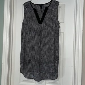 H&M black and white long, business style tank. Size: 8 (US)